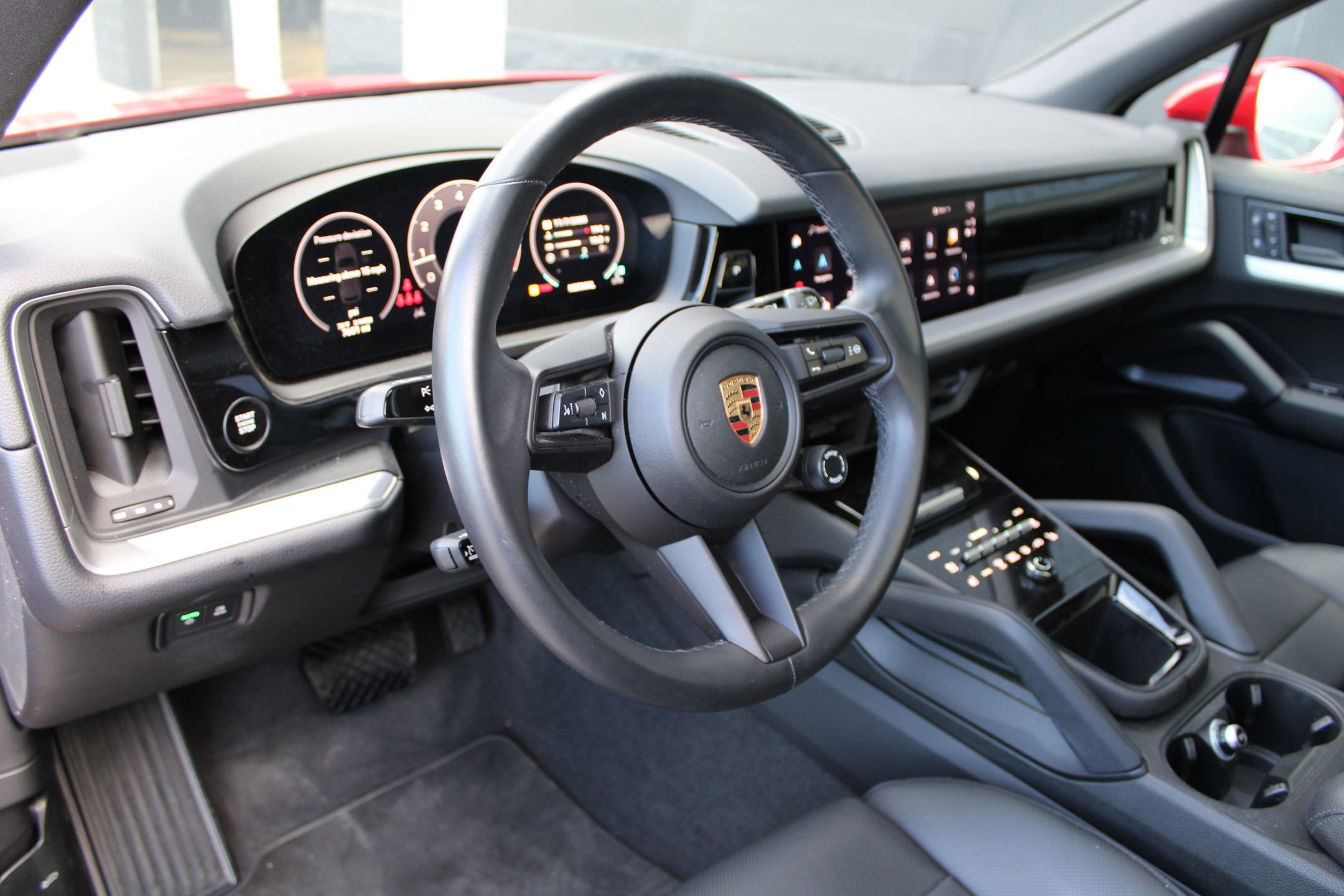 Certified 2024 Porsche Cayenne image 4