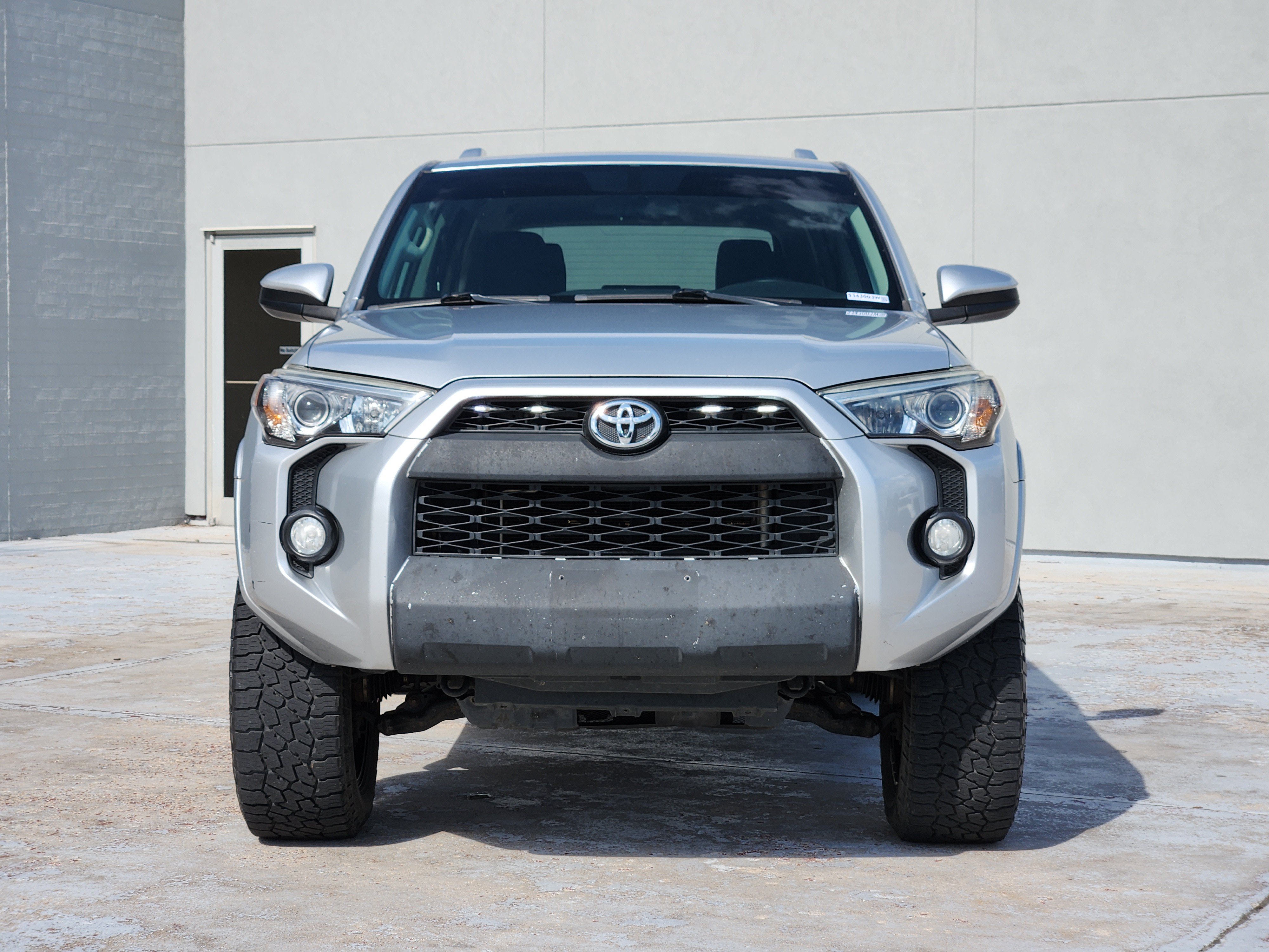Used 2016 Toyota 4Runner SR5 AWD/4WD image 2