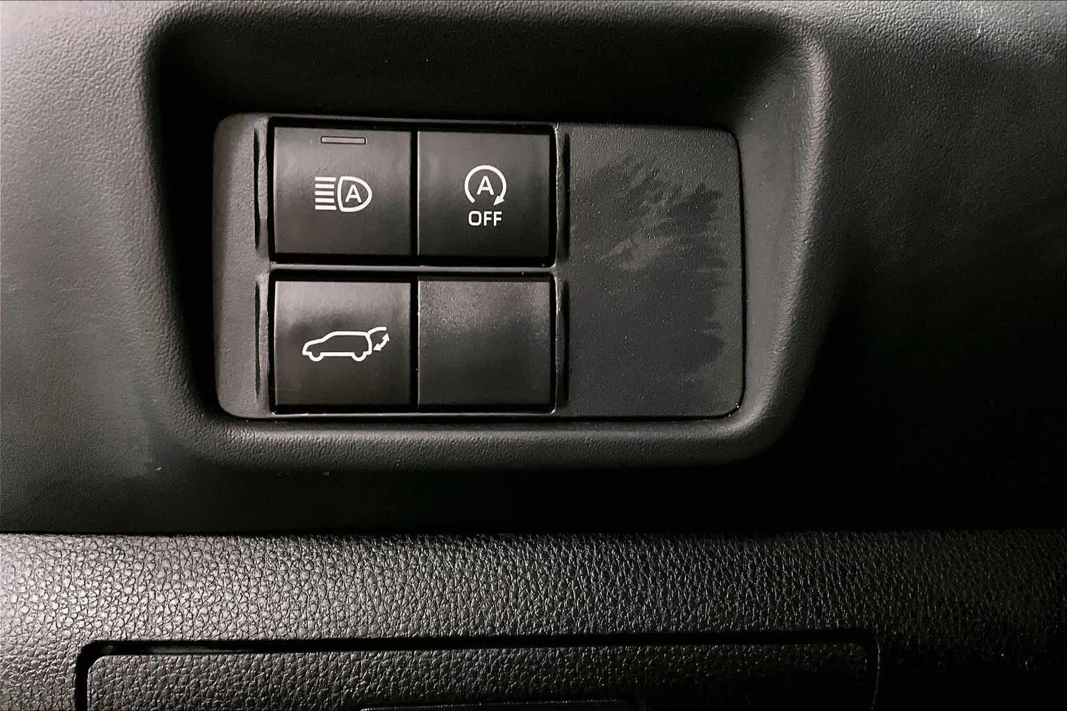 Used 2023 Toyota Highlander XLE AWD/4WD image 36
