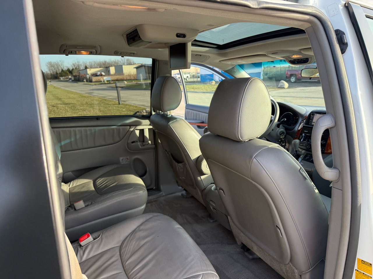 Used 2009 Toyota Sienna XLE image 21