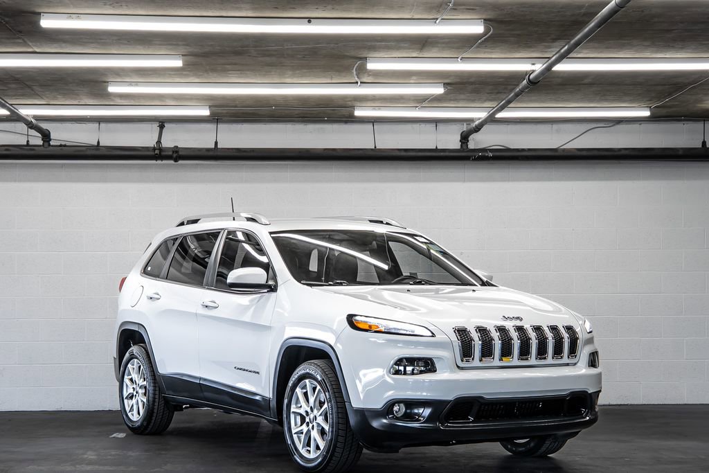 Used 2018 Jeep Cherokee Latitude Plus image 7