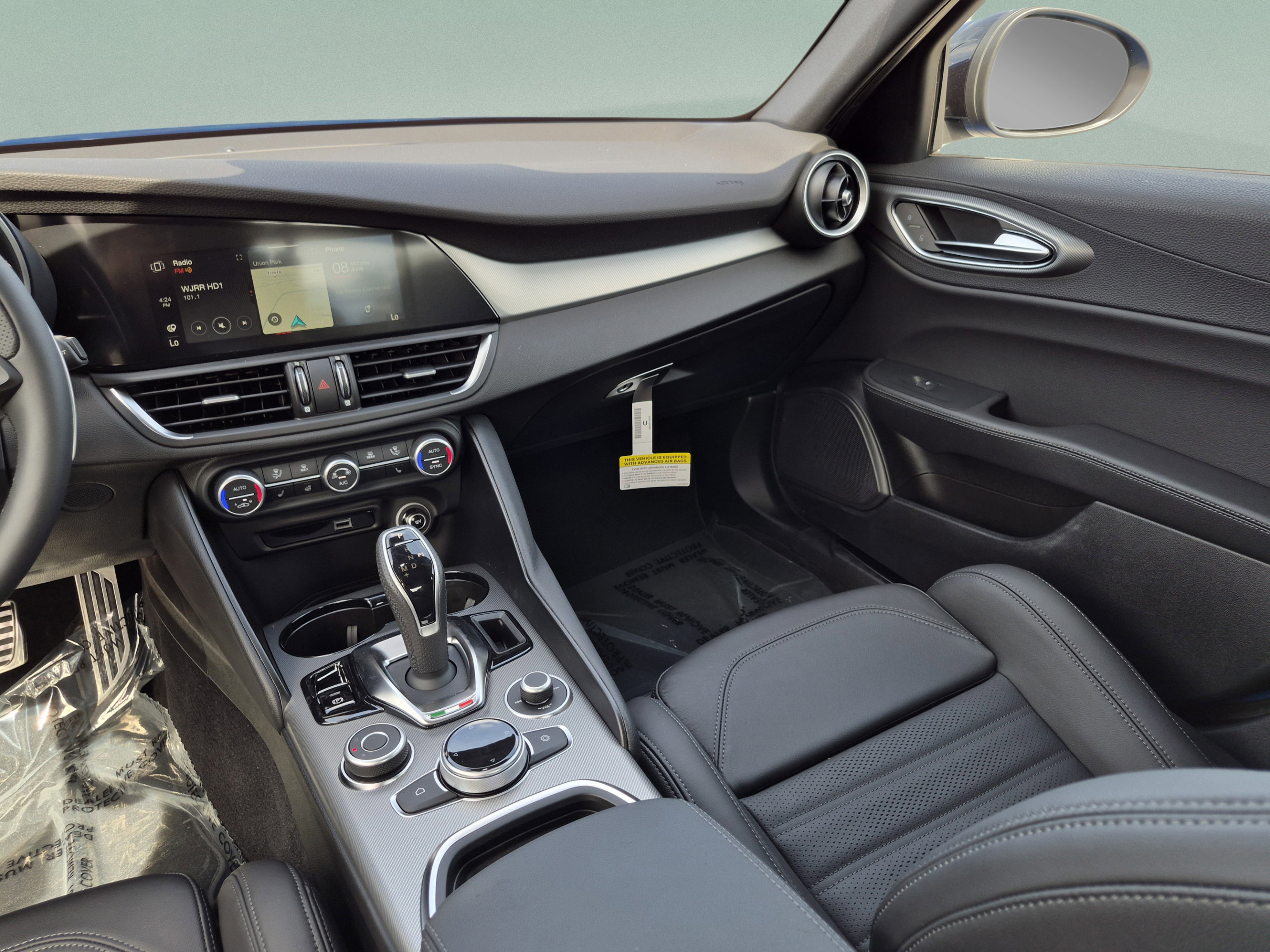 New 2026 Alfa Romeo Giulia w/ Driving Assist Package RWD image 25