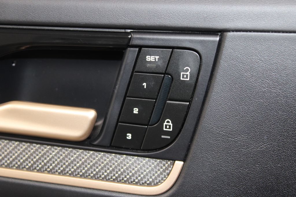 Used 2024 Porsche Cayenne Coupe AWD/4WD image 41