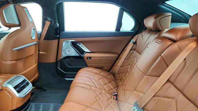 Used 2023 BMW i7 xDrive60 image 29