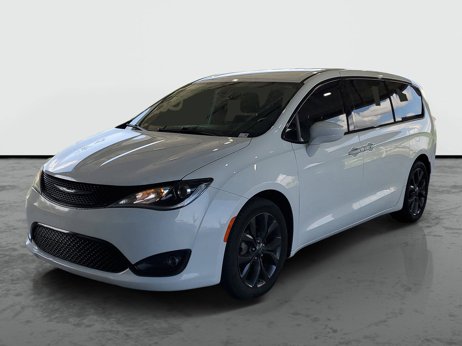 Used 2019 Chrysler Pacifica Touring Plus w/ S Appearance Package FWD image 4