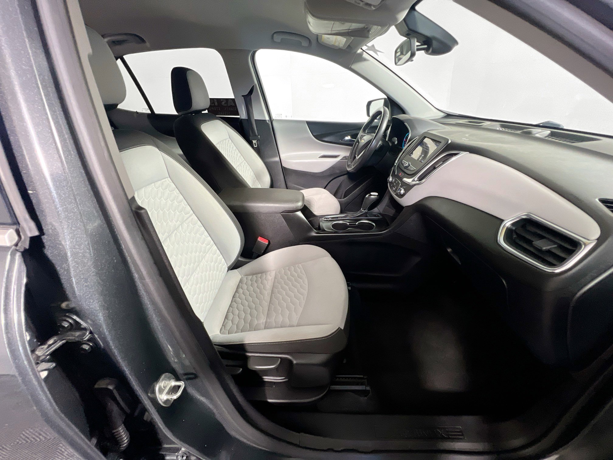 Used 2019 Chevrolet Equinox LT image 31