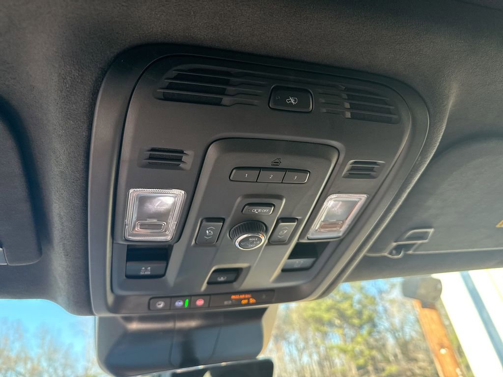 Used 2023 Cadillac Escalade Premium Luxury Platinum image 19