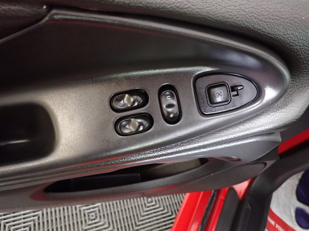 Used 2003 Ford Mustang Mach 1 RWD image 18