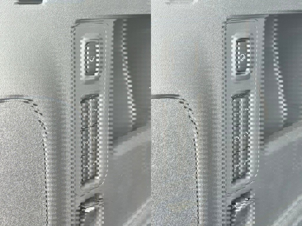 New 2025 Ford Expedition Active image 10