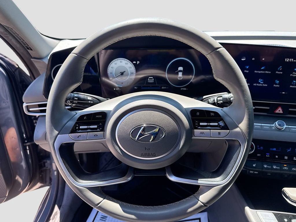 Used 2023 Hyundai Elantra SEL w/ Convenience Package image 12