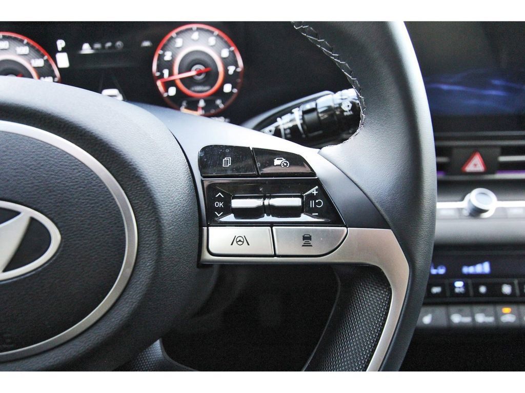 Certified 2024 Hyundai Elantra SEL w/ Convenience Package FWD image 18