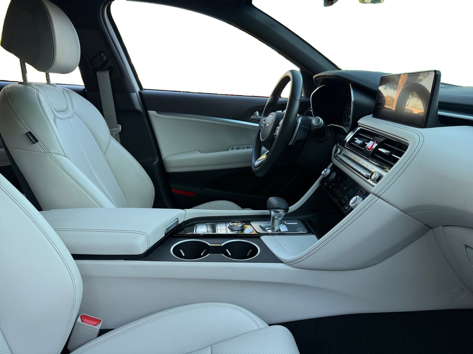 Used 2025 Genesis G70 2.5T image 14