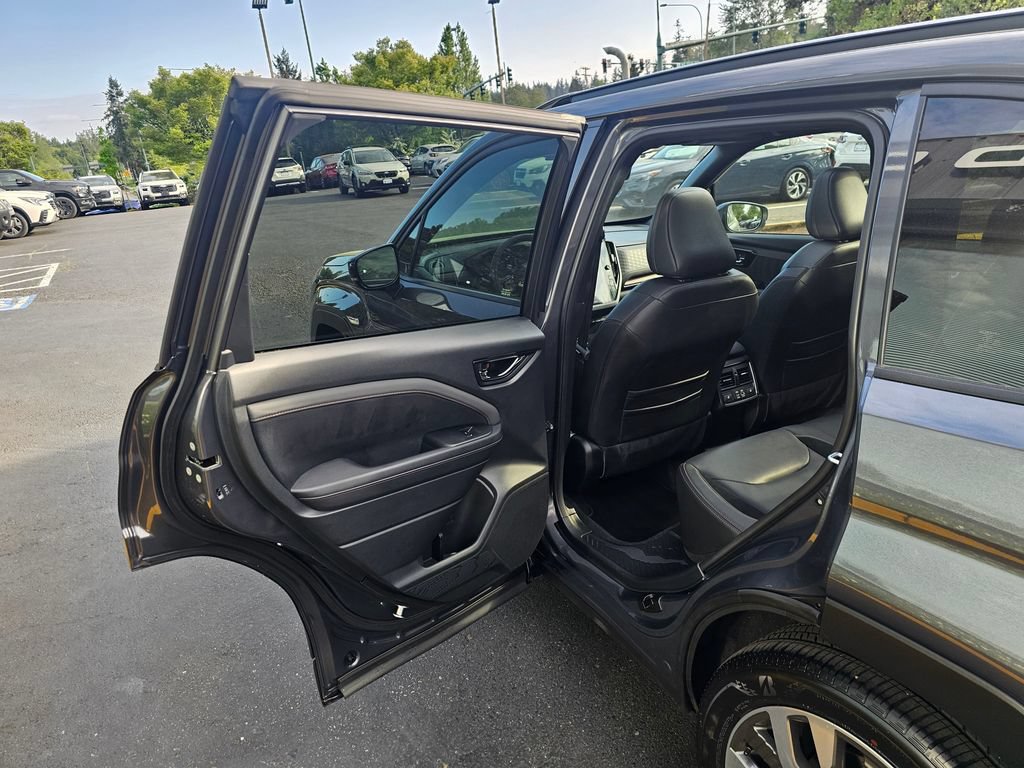 Certified 2025 Subaru Forester Touring AWD/4WD image 15