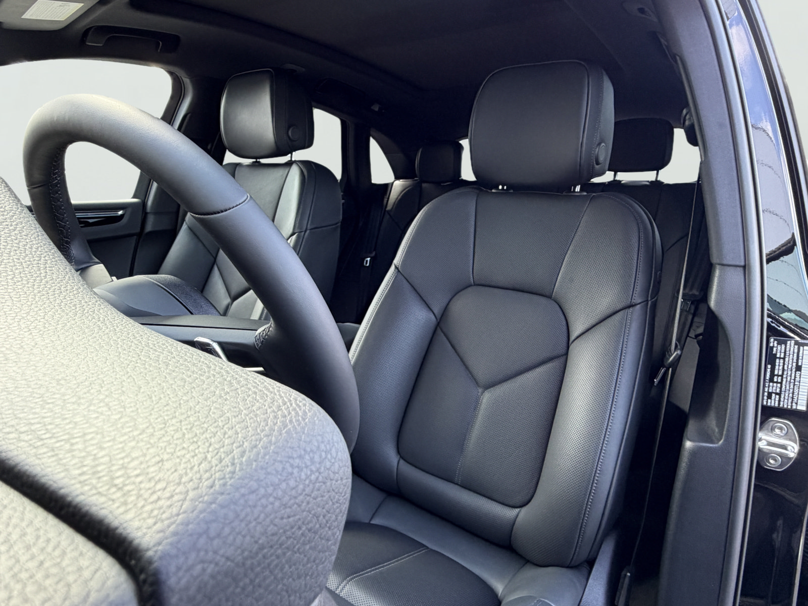 New 2026 Porsche Macan AWD/4WD image 5