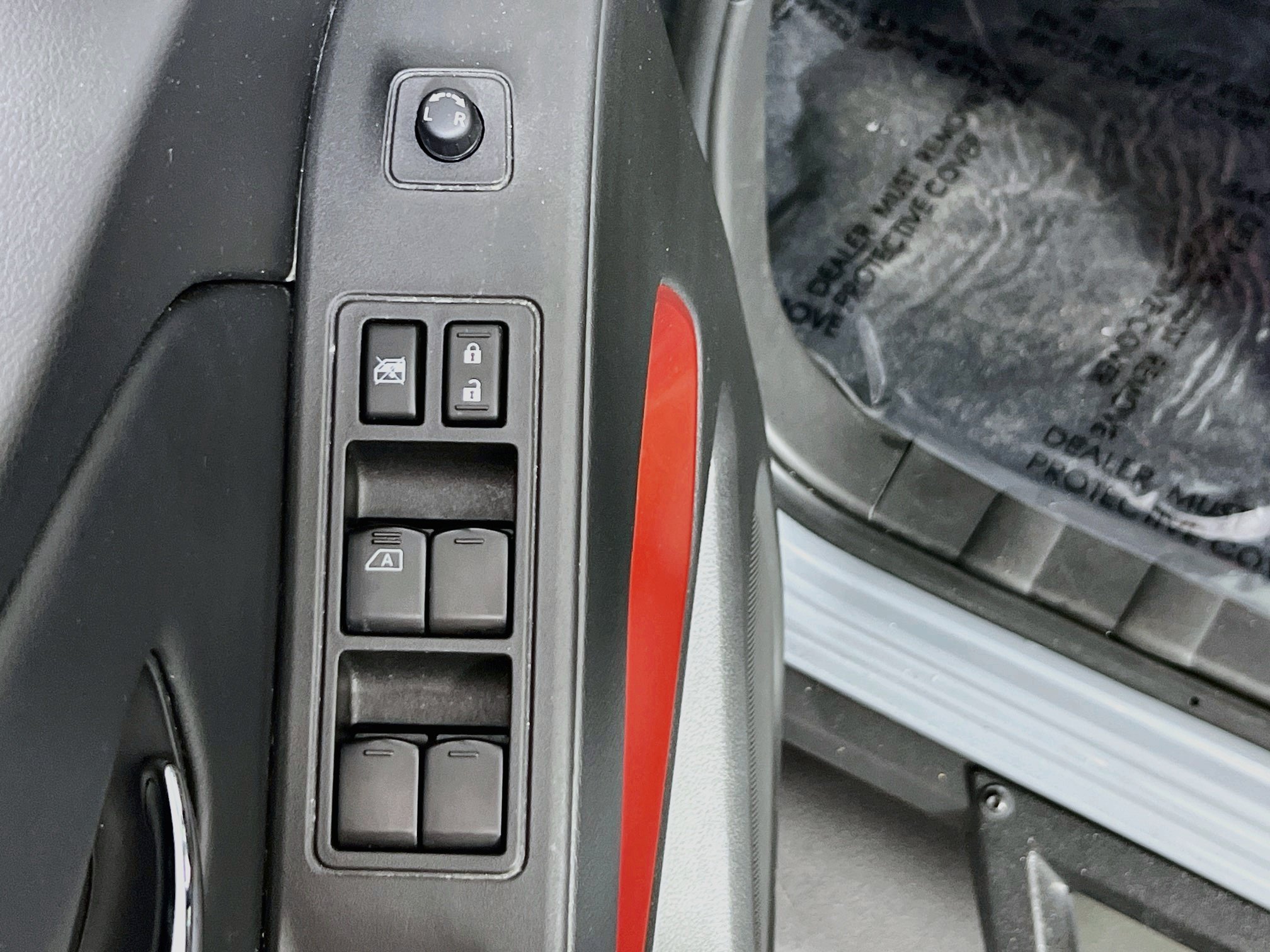Used 2025 Nissan Frontier PRO-4X AWD/4WD image 17