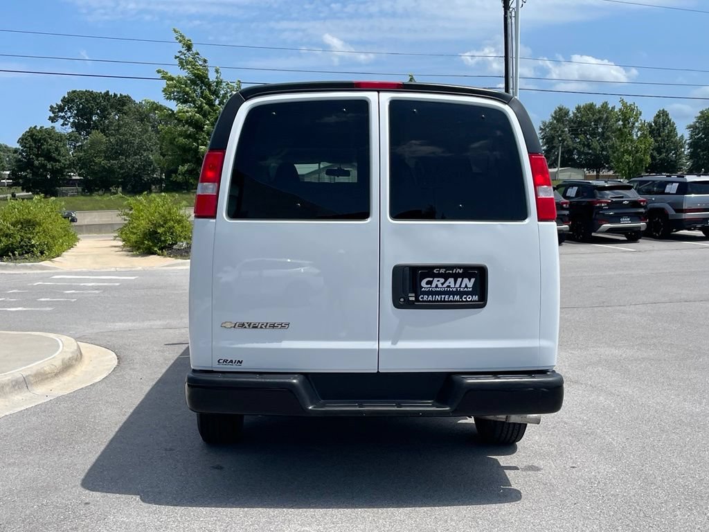 Used 2024 Chevrolet Express 3500 LS RWD image 6