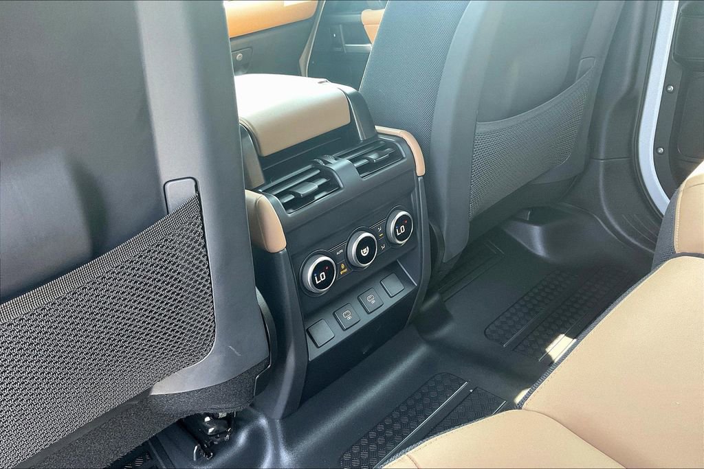 Used 2025 Land Rover Defender 110 V8 image 10