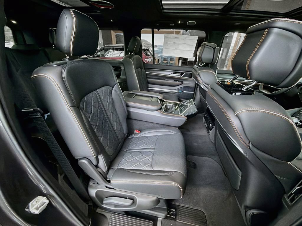 New 2026 Jeep Grand Wagoneer L Summit AWD/4WD image 28