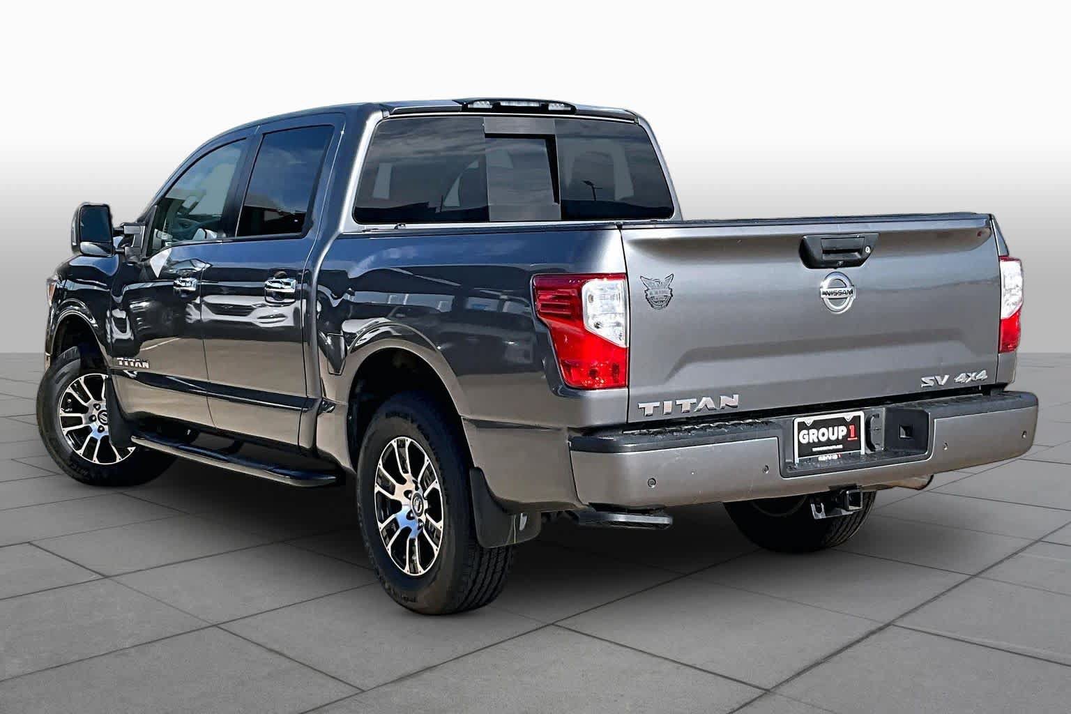 Used 2021 Nissan Titan SV w/ SV Convenience Package AWD/4WD image 11