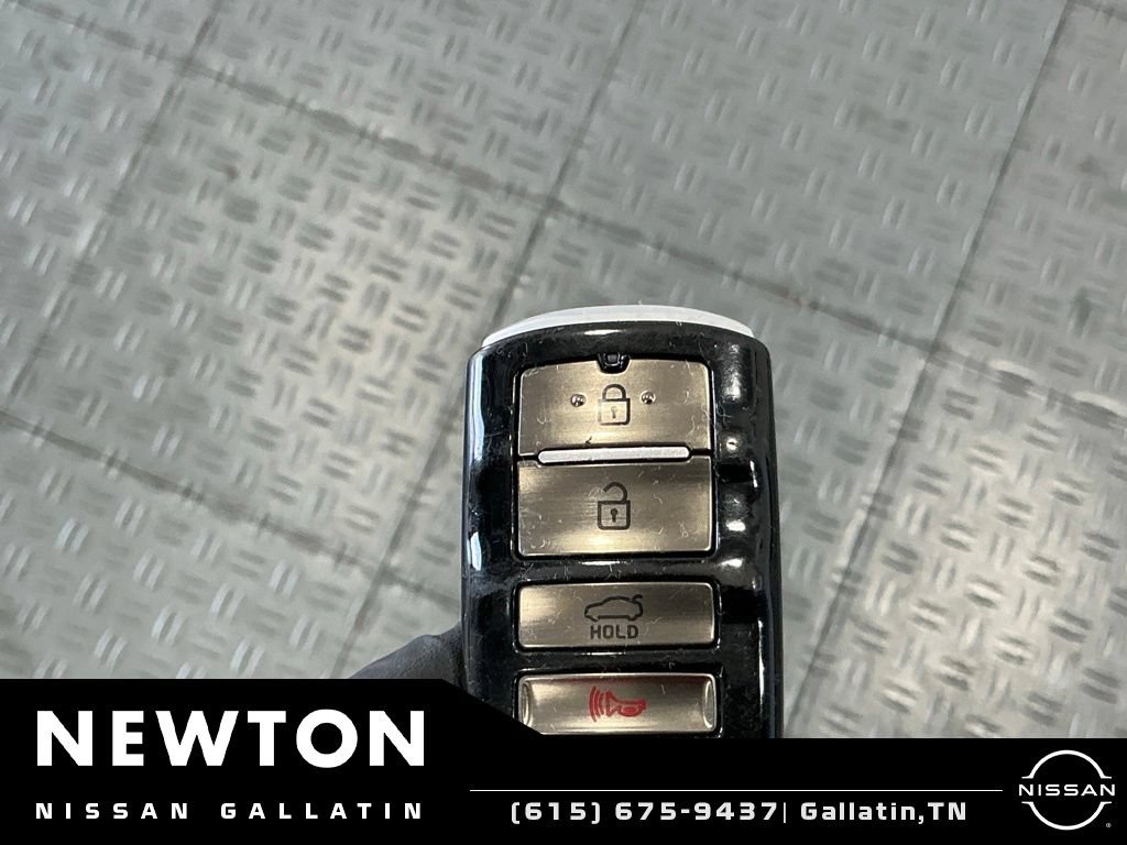 Used 2018 Kia Cadenza Premium w/ Luxury Package FWD image 35