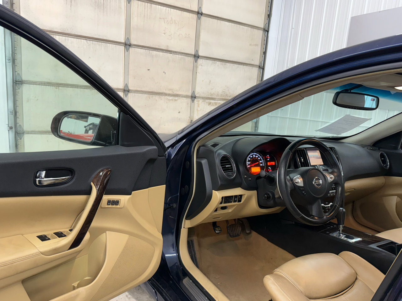 Used 2011 Nissan Maxima 3.5 SV w/ Premium Pkg image 12