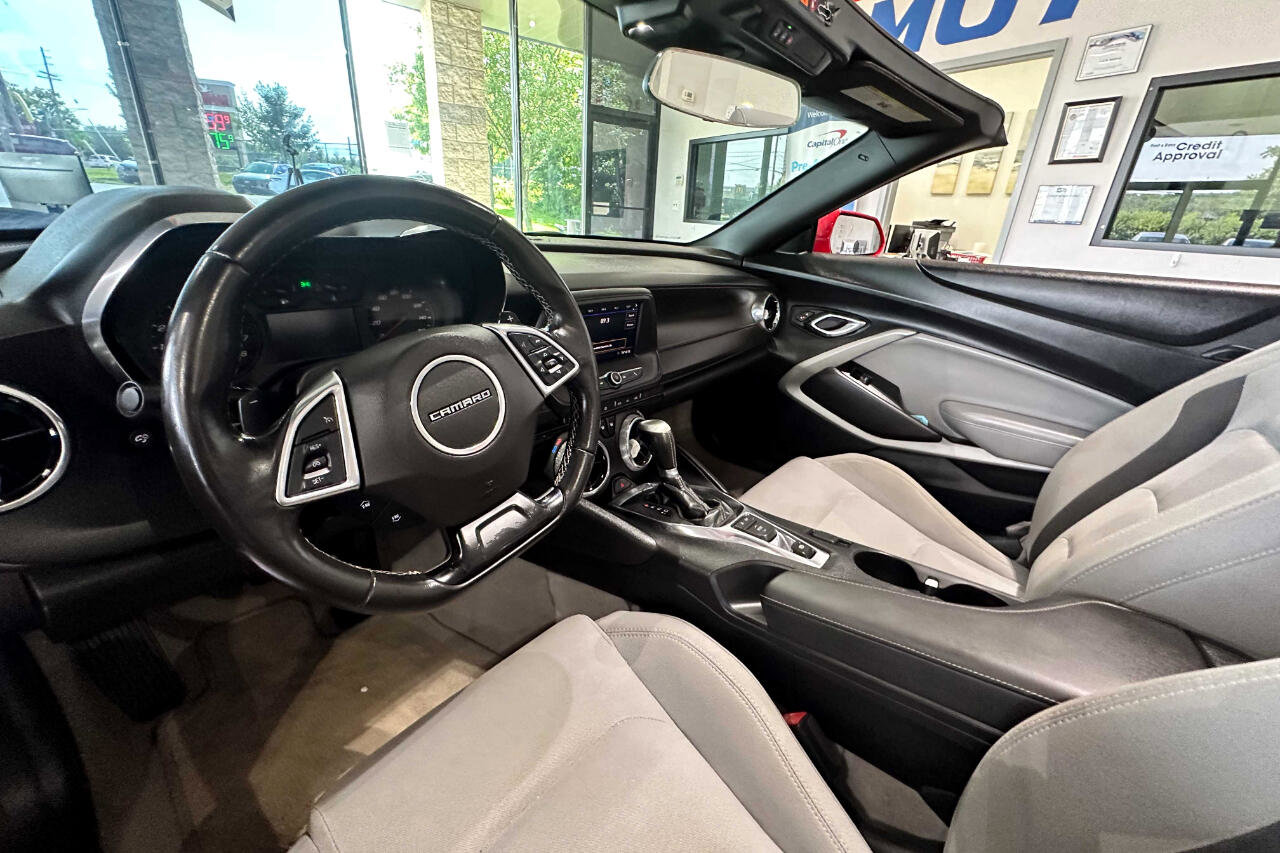 Used 2020 Chevrolet Camaro LT image 12