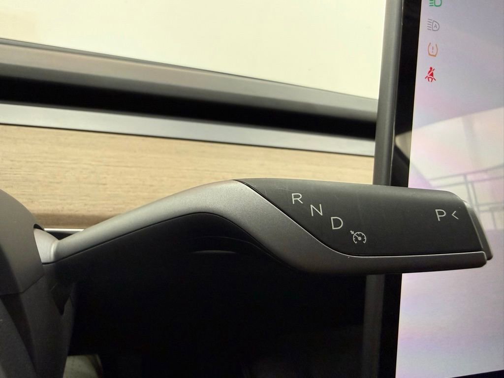 Used 2023 Tesla Model 3 Standard Range image 18