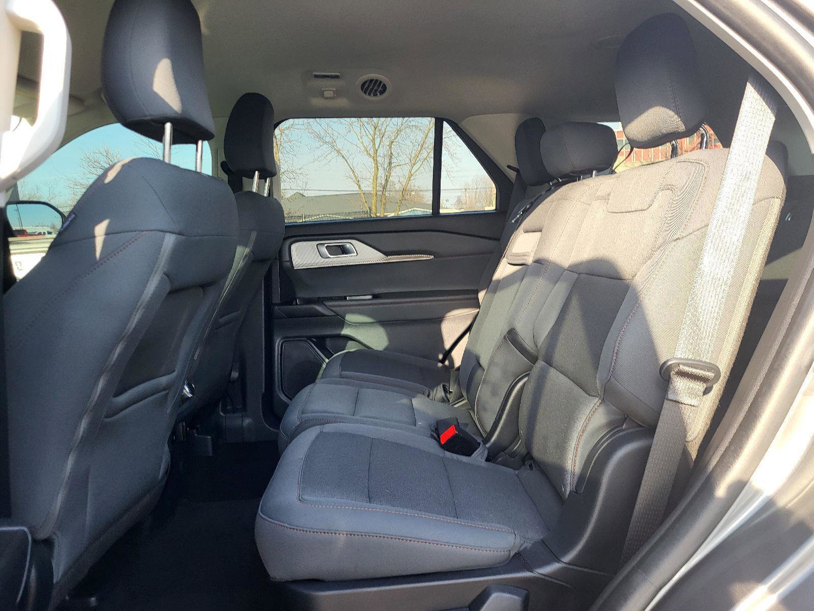 Used 2025 Ford Explorer Active image 10