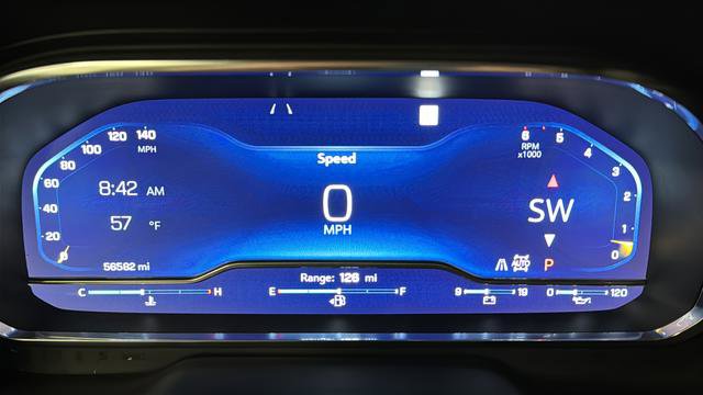 Used 2022 Chevrolet Tahoe Z71 w/ Luxury Package AWD/4WD image 17