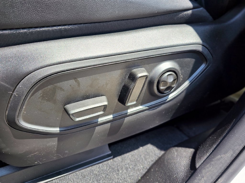 New 2026 Jeep Grand Cherokee Altitude RWD image 19