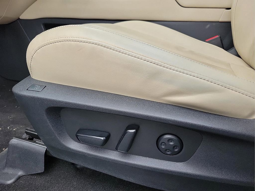 Used 2023 INFINITI QX60 Sensory w/ Vision Package AWD/4WD image 12