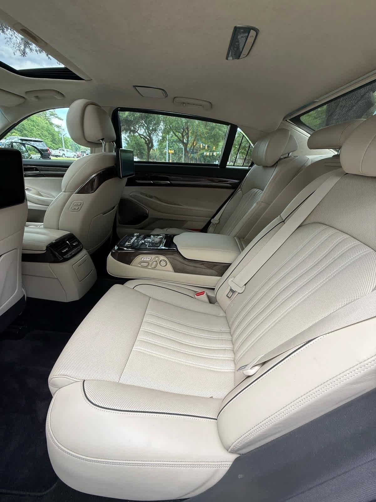 Used 2018 Genesis G90 5.0 Ultimate AWD/4WD image 15