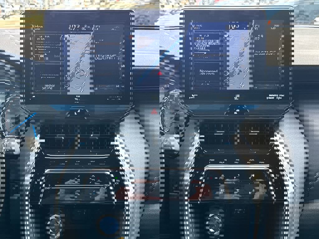 Used 2021 Toyota Venza Limited image 26