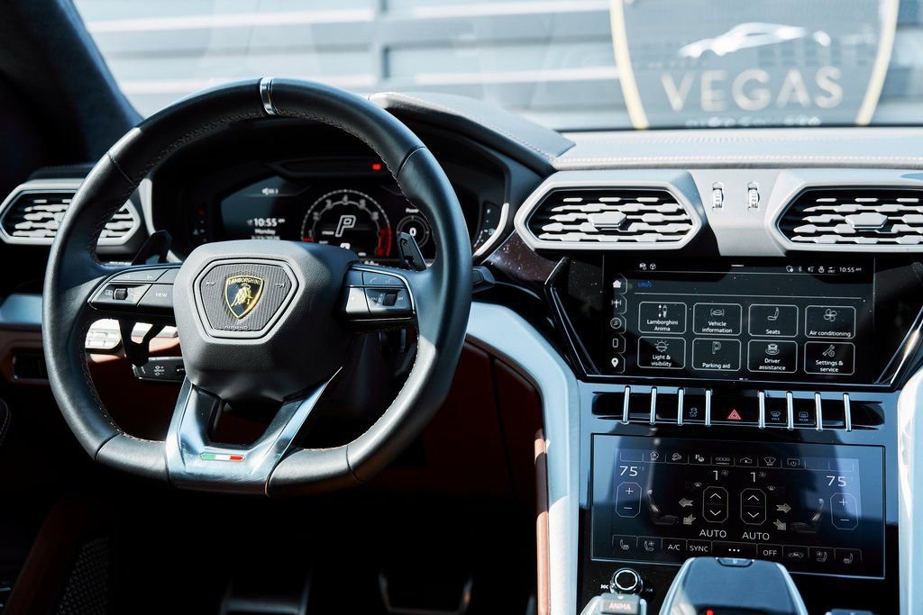 Used 2023 Lamborghini Urus S image 54