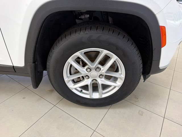 Used 2021 Jeep Grand Cherokee L Laredo w/ Luxury Tech Group I RWD image 31