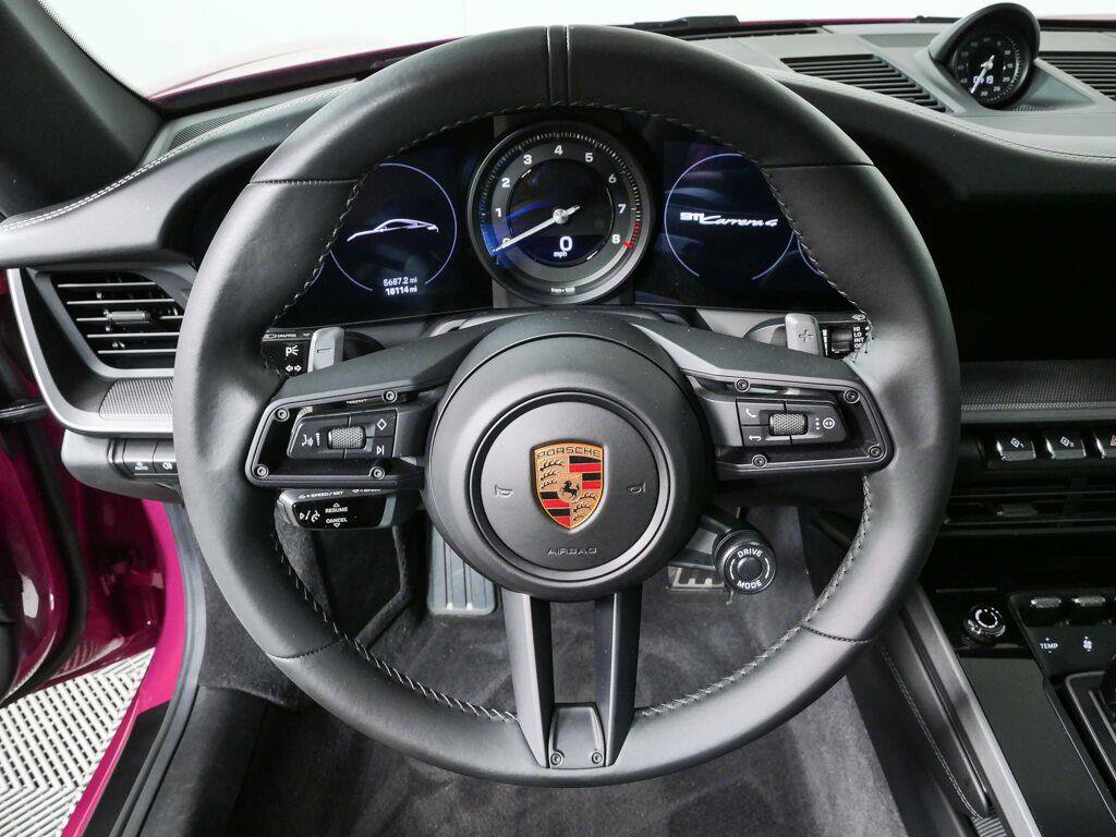 Certified 2024 Porsche 911 Carrera 4 AWD/4WD image 9