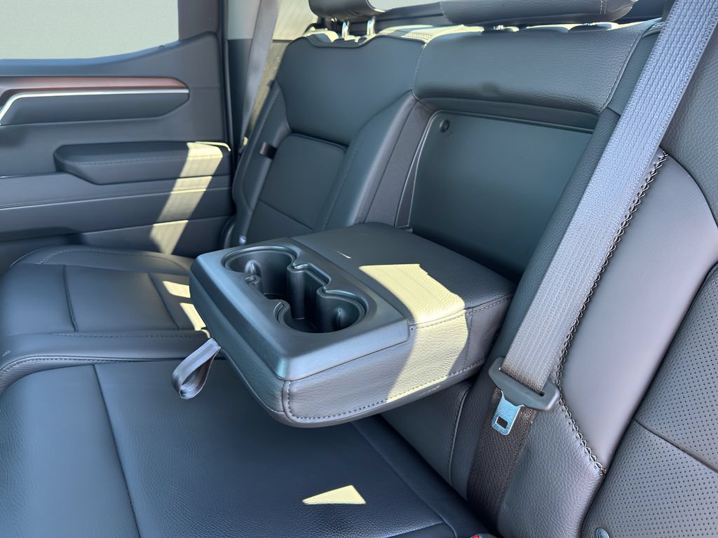 Used 2025 GMC Sierra 1500 Denali w/ Denali Reserve Package AWD/4WD image 16