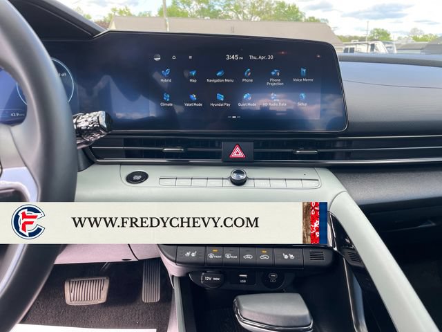 Used 2025 Hyundai Elantra Limited FWD image 17