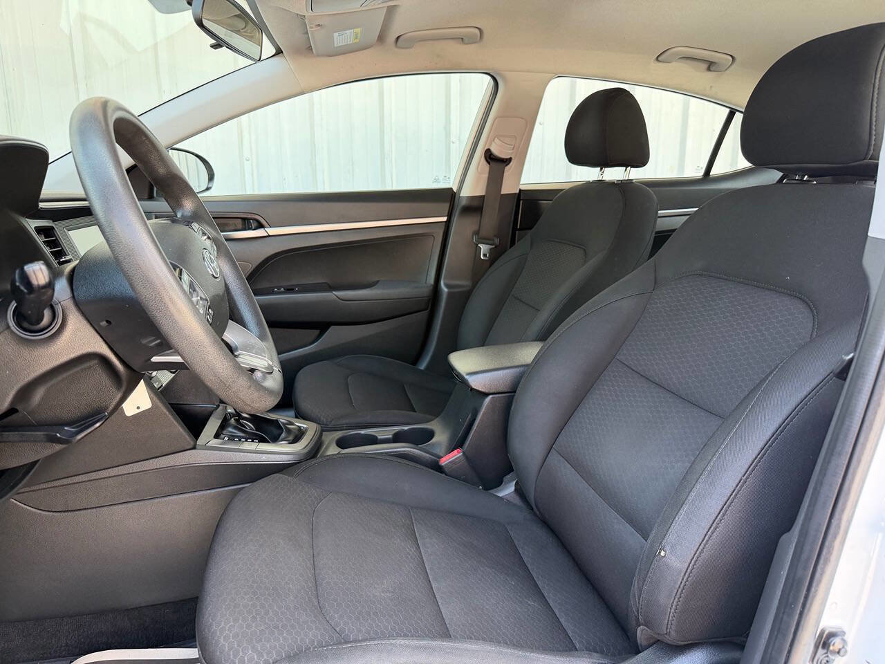 Used 2019 Hyundai Elantra SE w/ Cargo Package FWD image 12