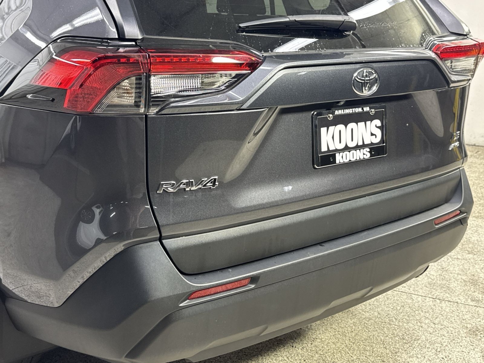 Used 2024 Toyota RAV4 LE AWD/4WD image 38