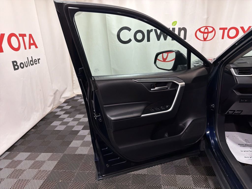 Used 2025 Toyota RAV4 XLE image 19