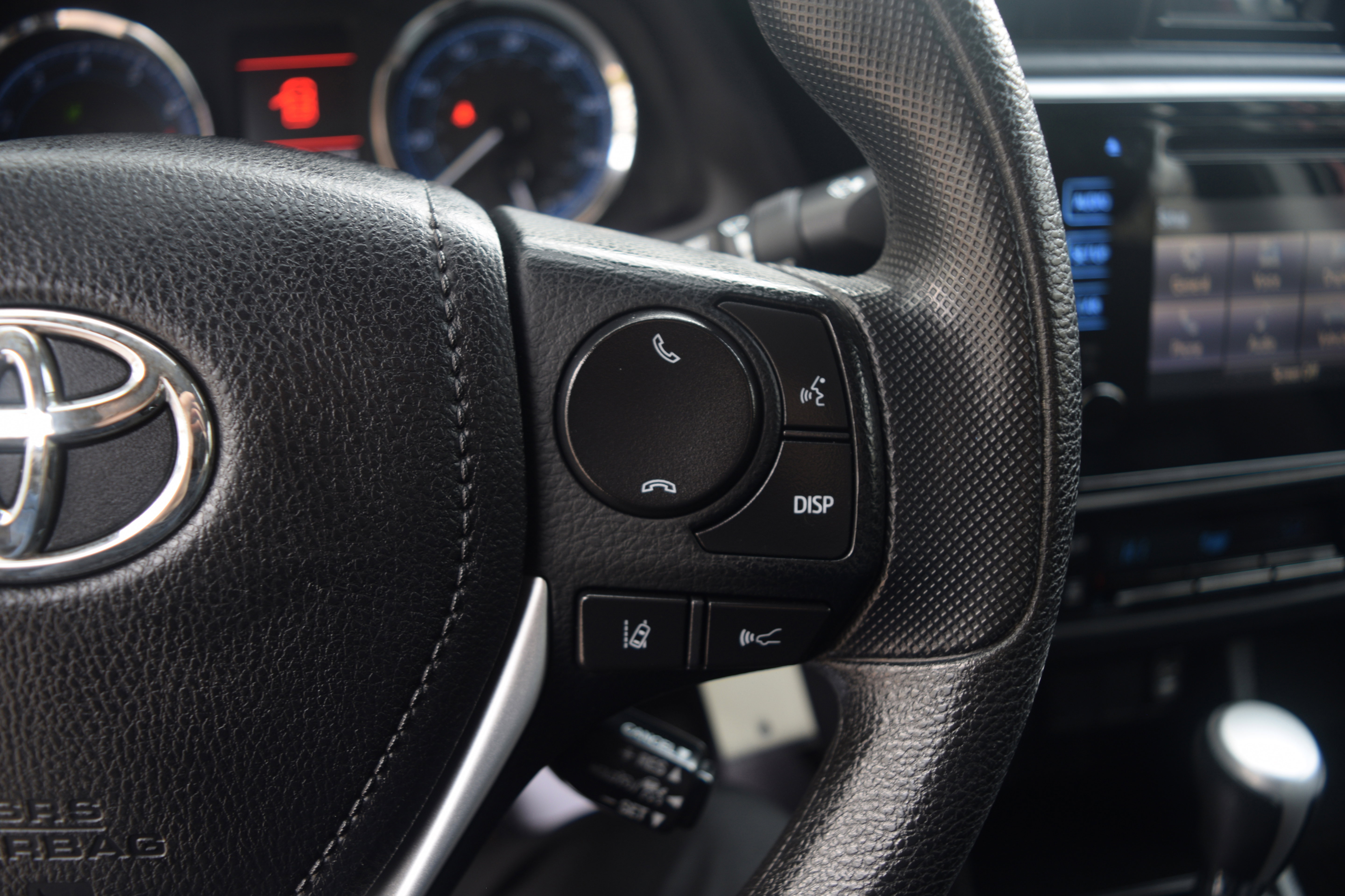 Used 2018 Toyota Corolla LE image 5