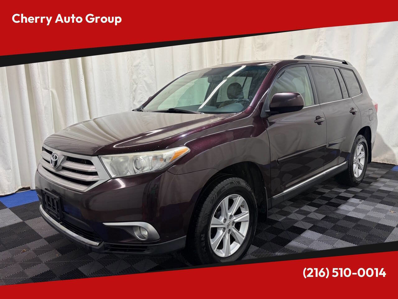 Used 2011 Toyota Highlander SE w/ Tow Pkg AWD/4WD image 1