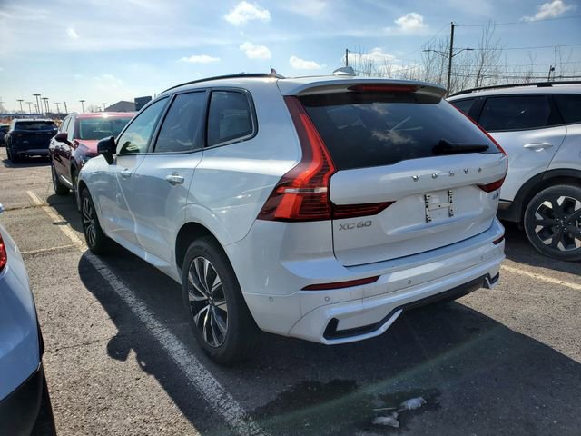 Used 2025 Volvo XC60 B5 Plus image 3