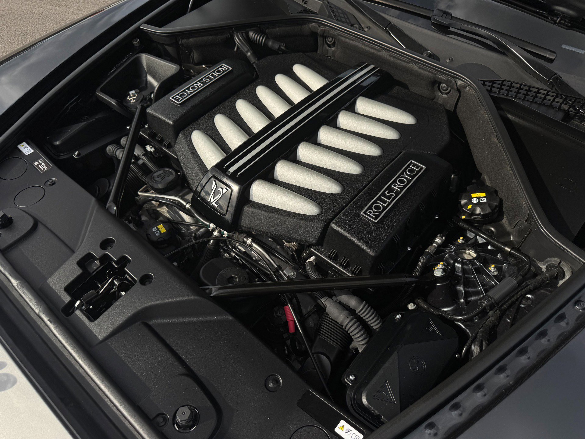 Used 2016 Rolls-Royce Wraith RWD image 75