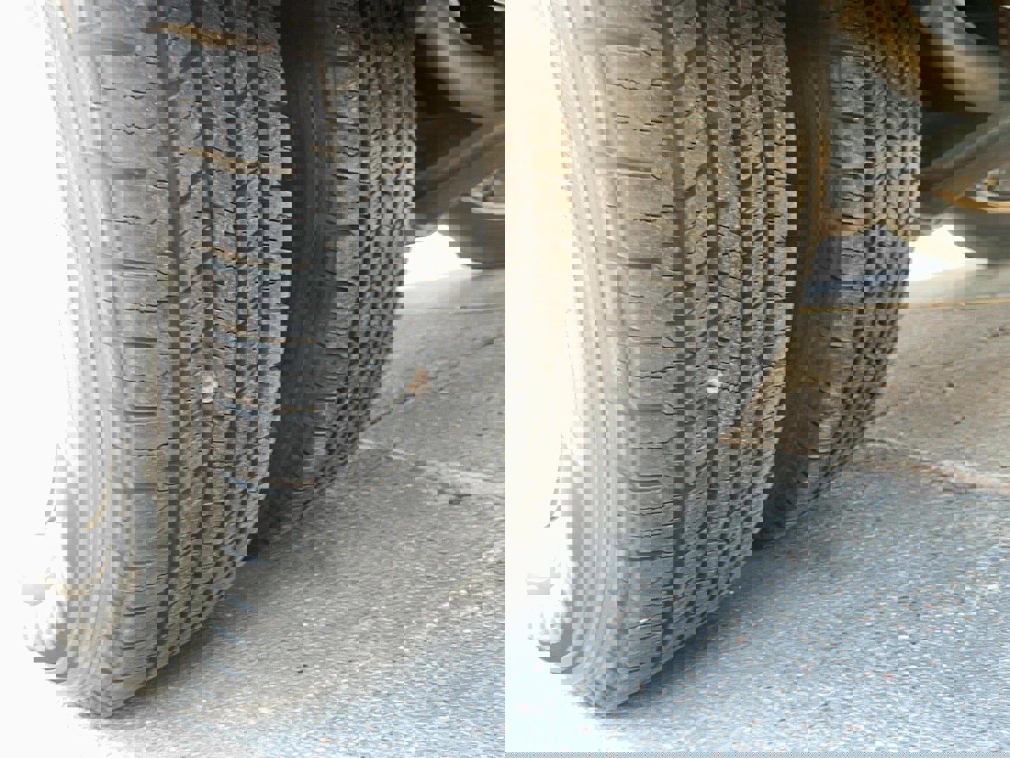 Used 2017 Ford E-450 and Econoline 450 Super Duty w/ Motorhome Prep Package RWD image 34