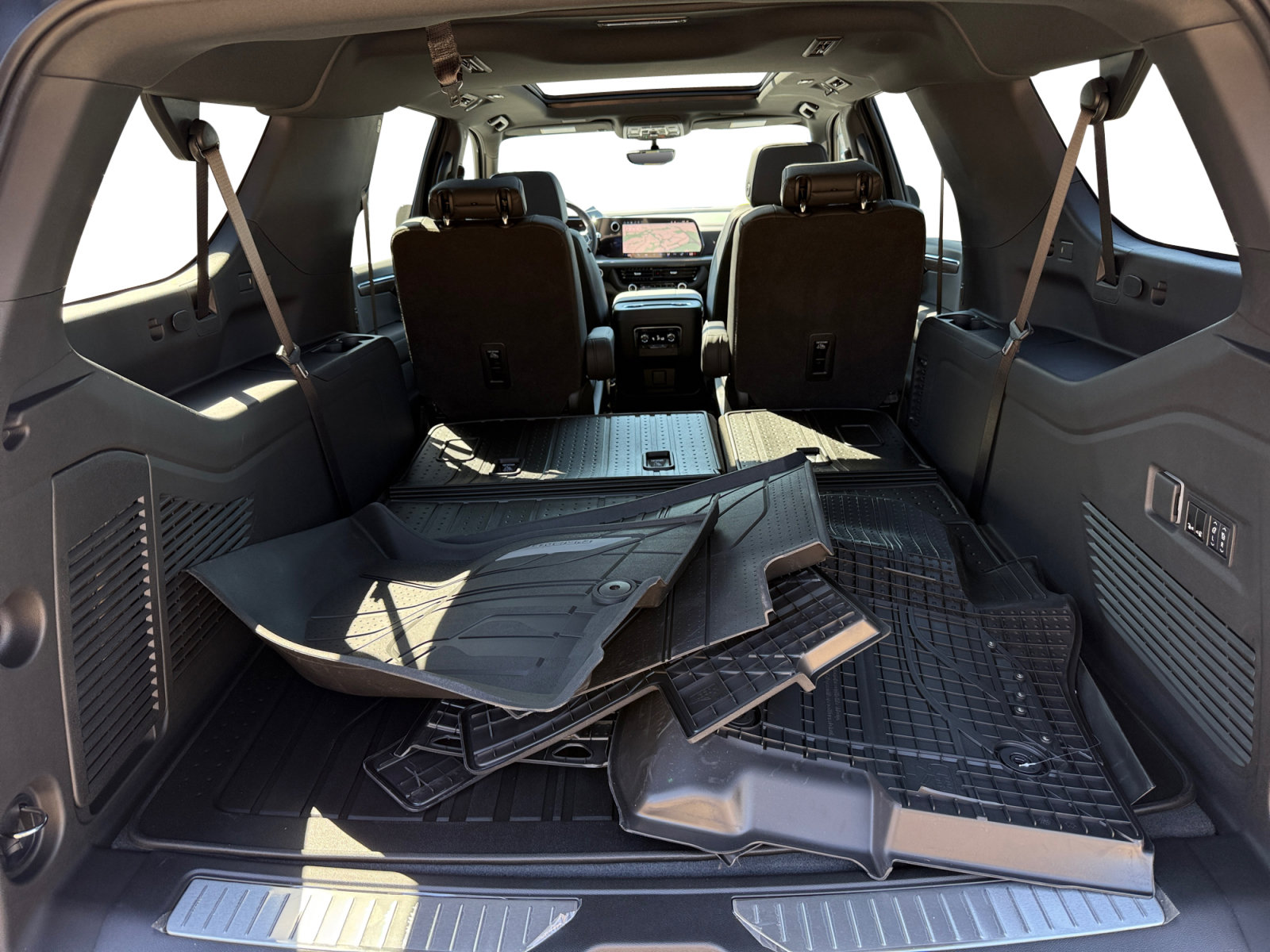New 2026 Chevrolet Suburban Z71 w/ Z71 Off-Road Package AWD/4WD image 17