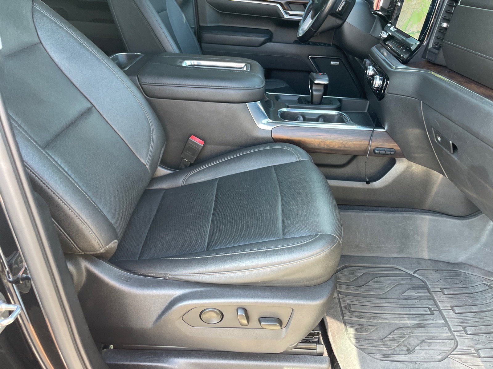 Used 2022 GMC Sierra 1500 SLT w/ SLT Premium Plus Package RWD image 19