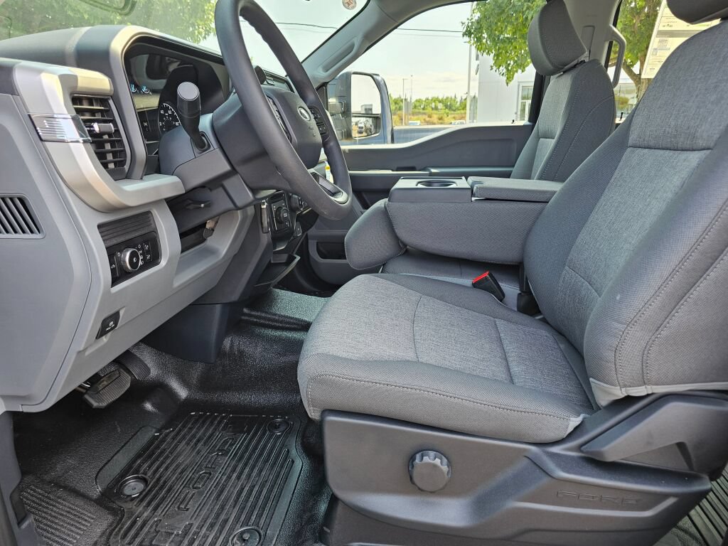 New 2026 Ford F350 XL w/ XL Chrome Package AWD/4WD image 16