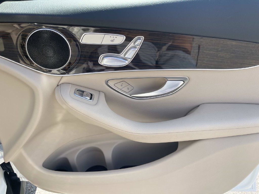 Used 2020 Mercedes-Benz GLC 300 image 25